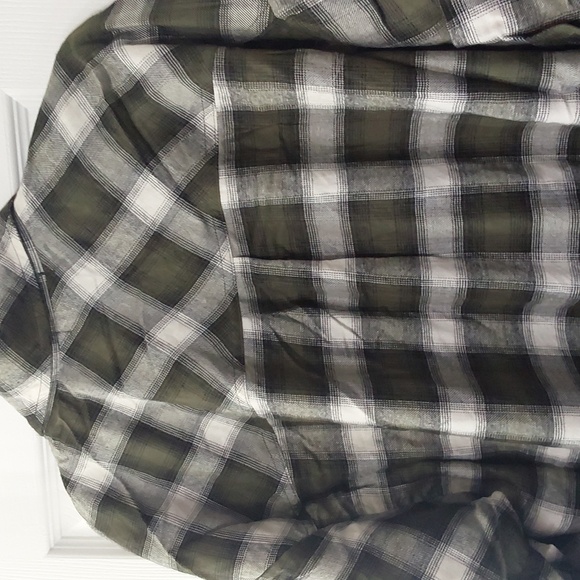 Torrid Olive and White Plaid Oversizes Women Shirt - Picture 5 of 9